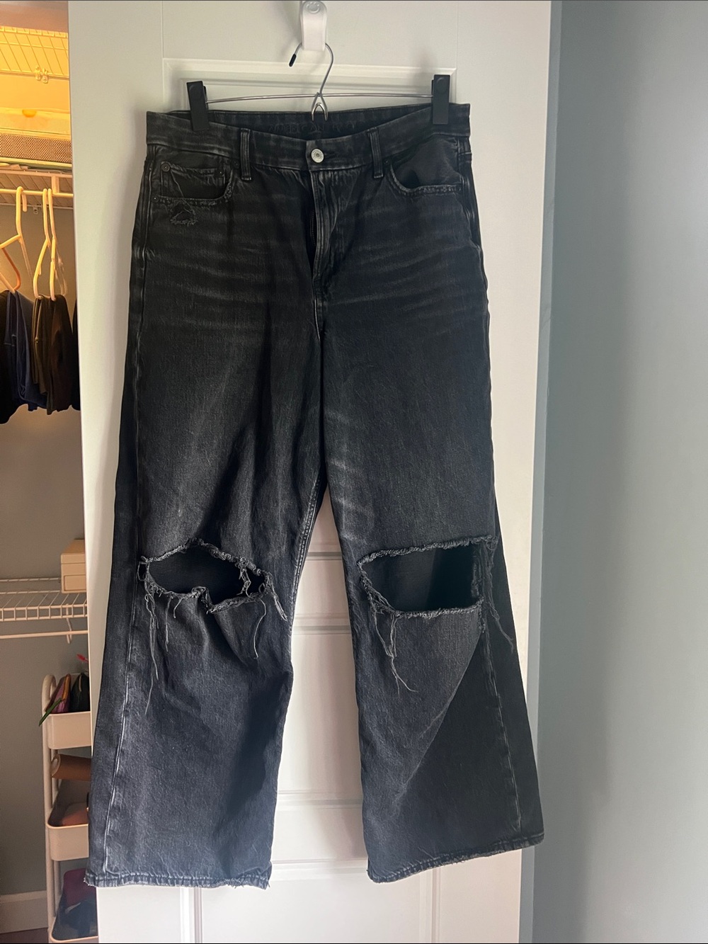 AE Black Distressed ultra high rise baggy straight Jeans with Knee Rips 10 short